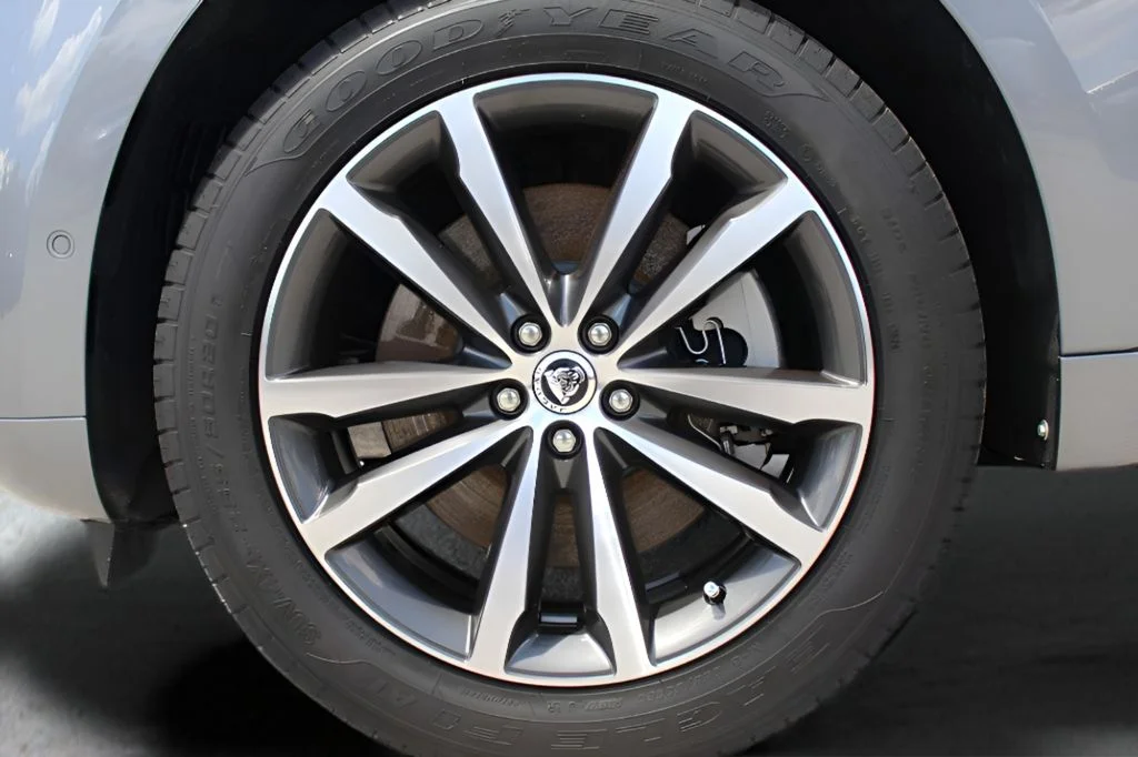 2026 Jaguar F-Pace R-Dynamic S - Photo 9