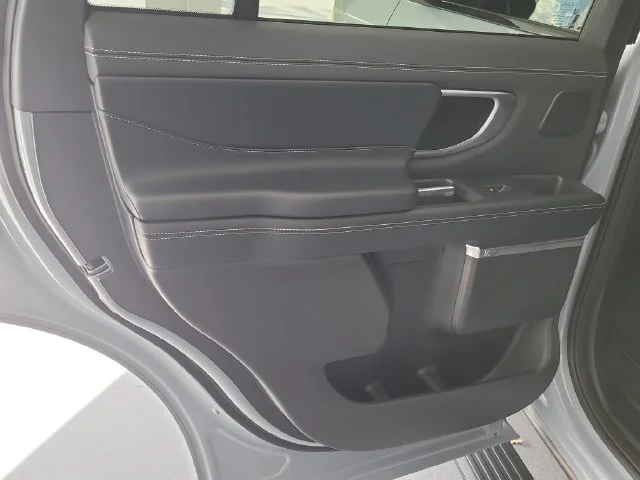 New 2027 Gray Metallic Ford Platinum image 13