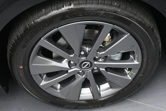 New 2026 Black Nissan SL image 31