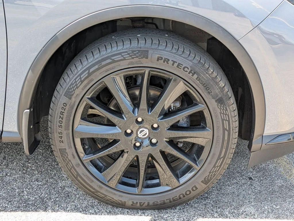 Used 2021 Silver Nissan SL image 9
