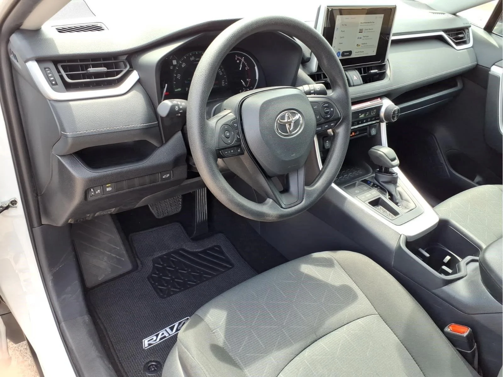 Used 2025 Ice Cap Toyota XLE image 17