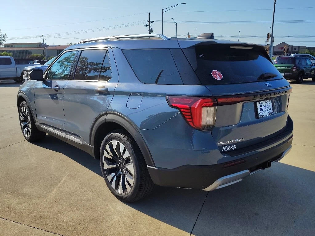 New 2027 Vapor Blue Metallic Ford Platinum™ image 9