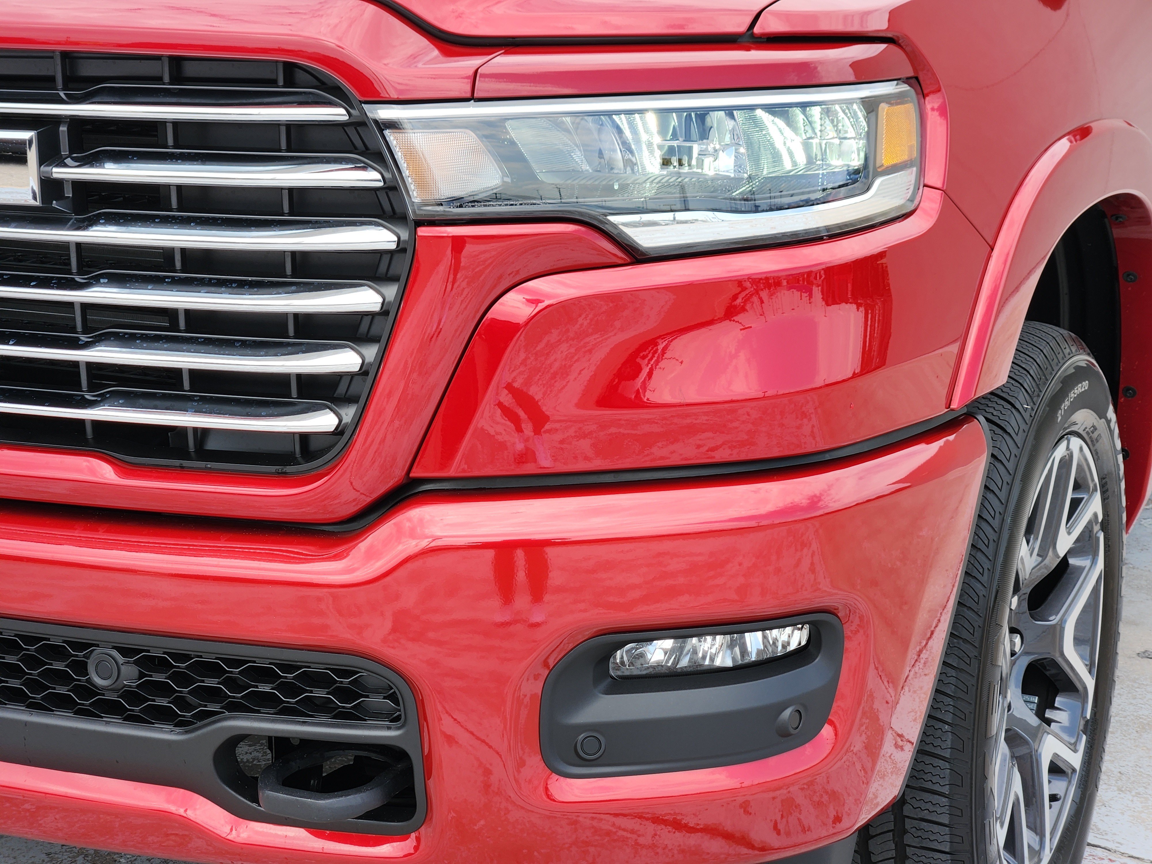 New 2026 Molten Red Pearl-Coat Exterior Paint RAM Laramie image 6