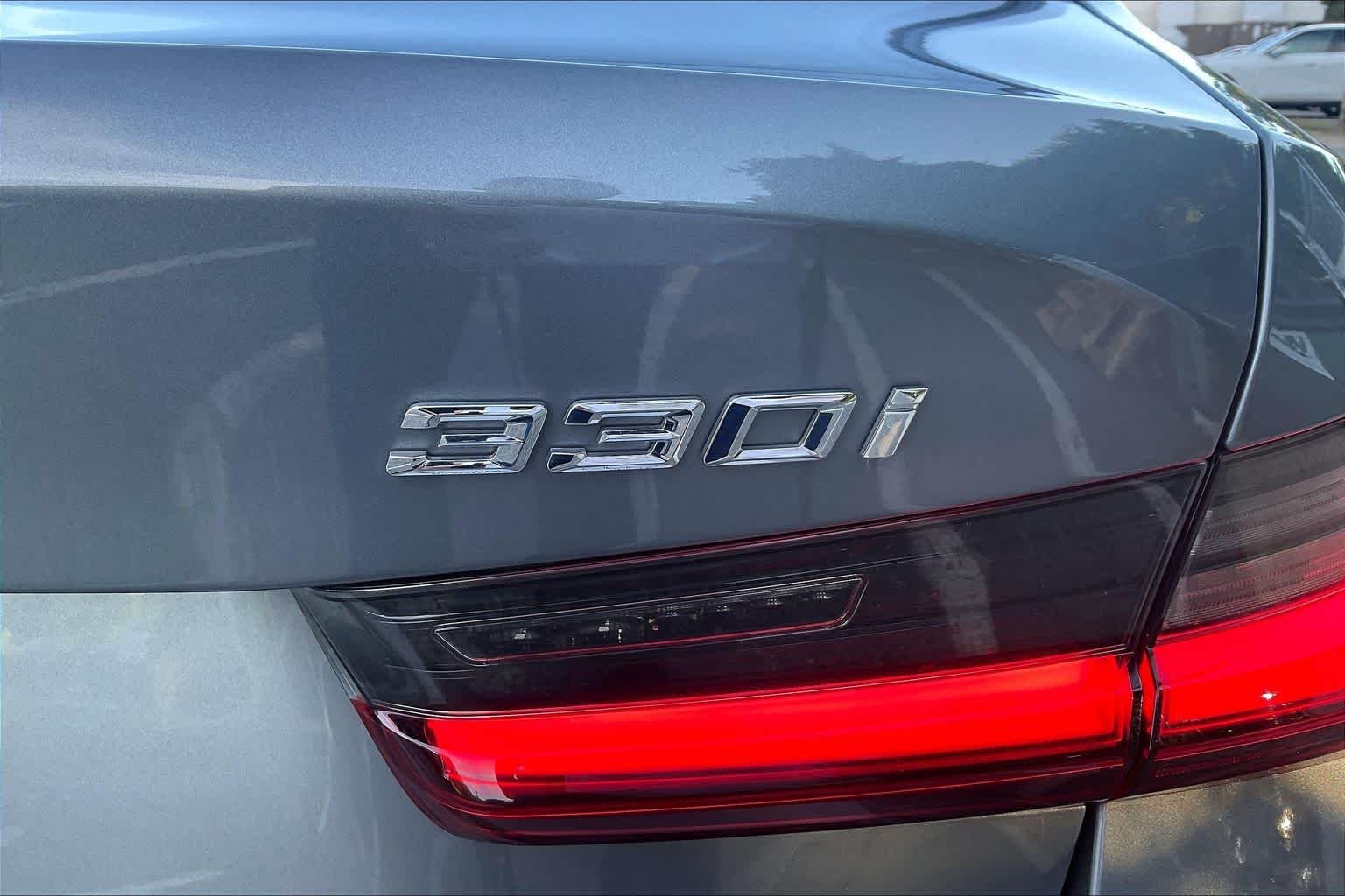 Used 2023 Skyscraper Grey Metallic BMW 330i image 9