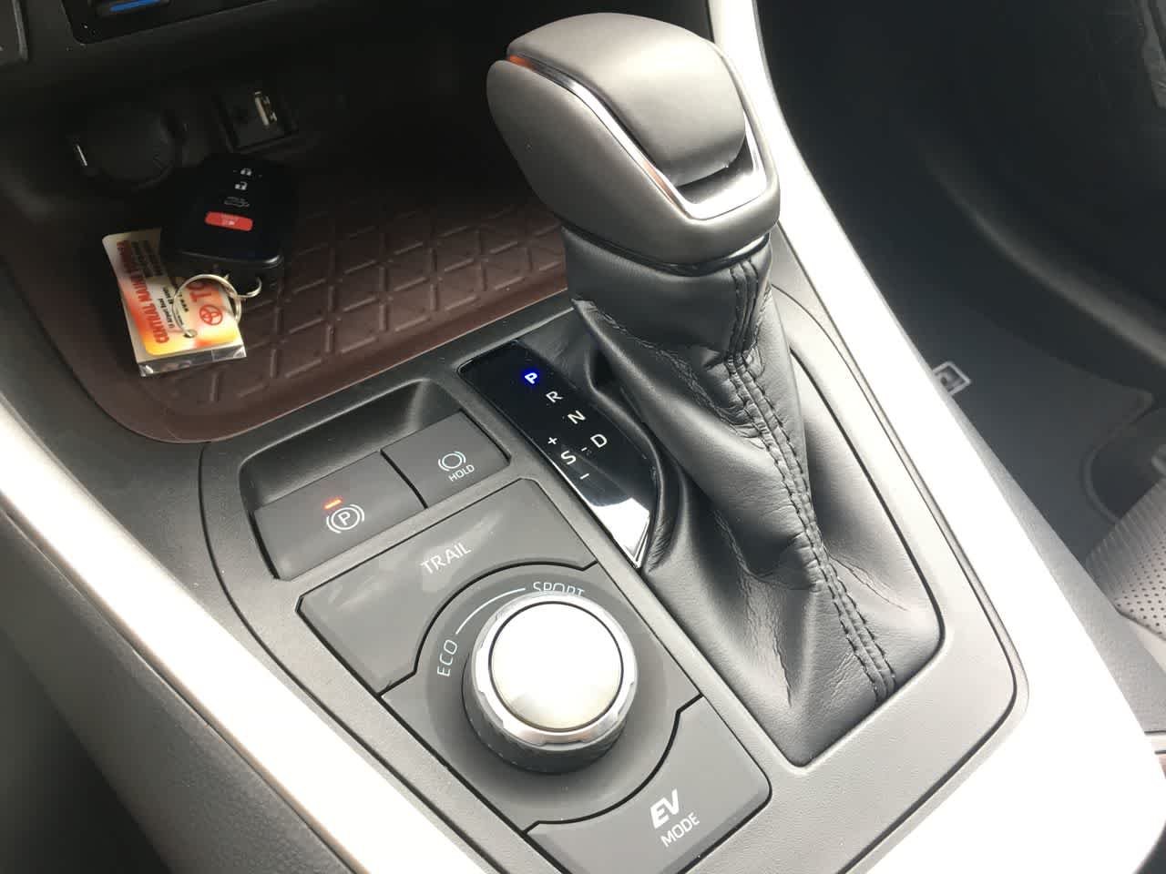 Used 2019 Ruby Flare Pearl Toyota Hybrid Limited image 20