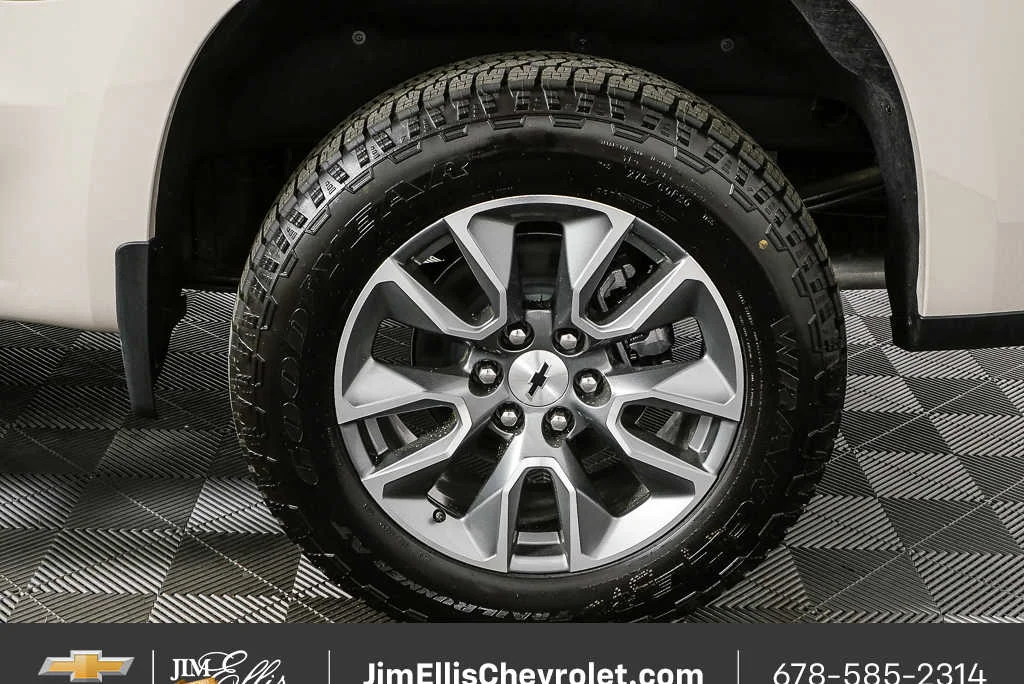 New 2026 White Sands Chevrolet RST image 35