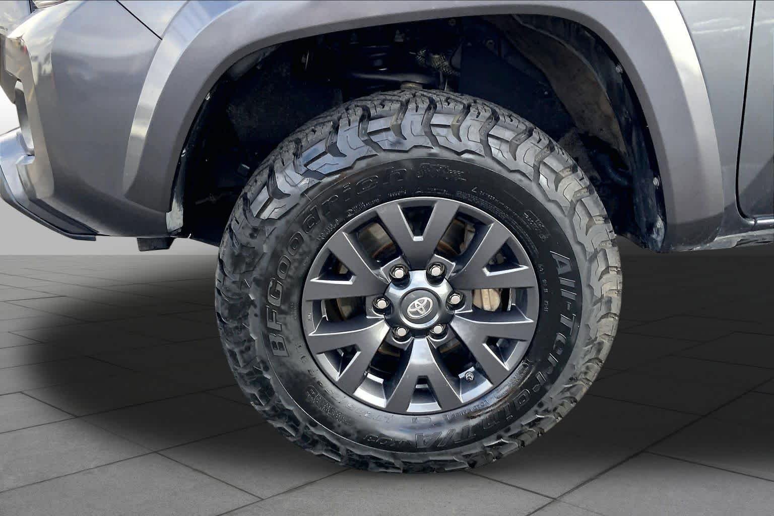 Used 2021 Magnetic Gray Metallic Toyota SR5 image 11
