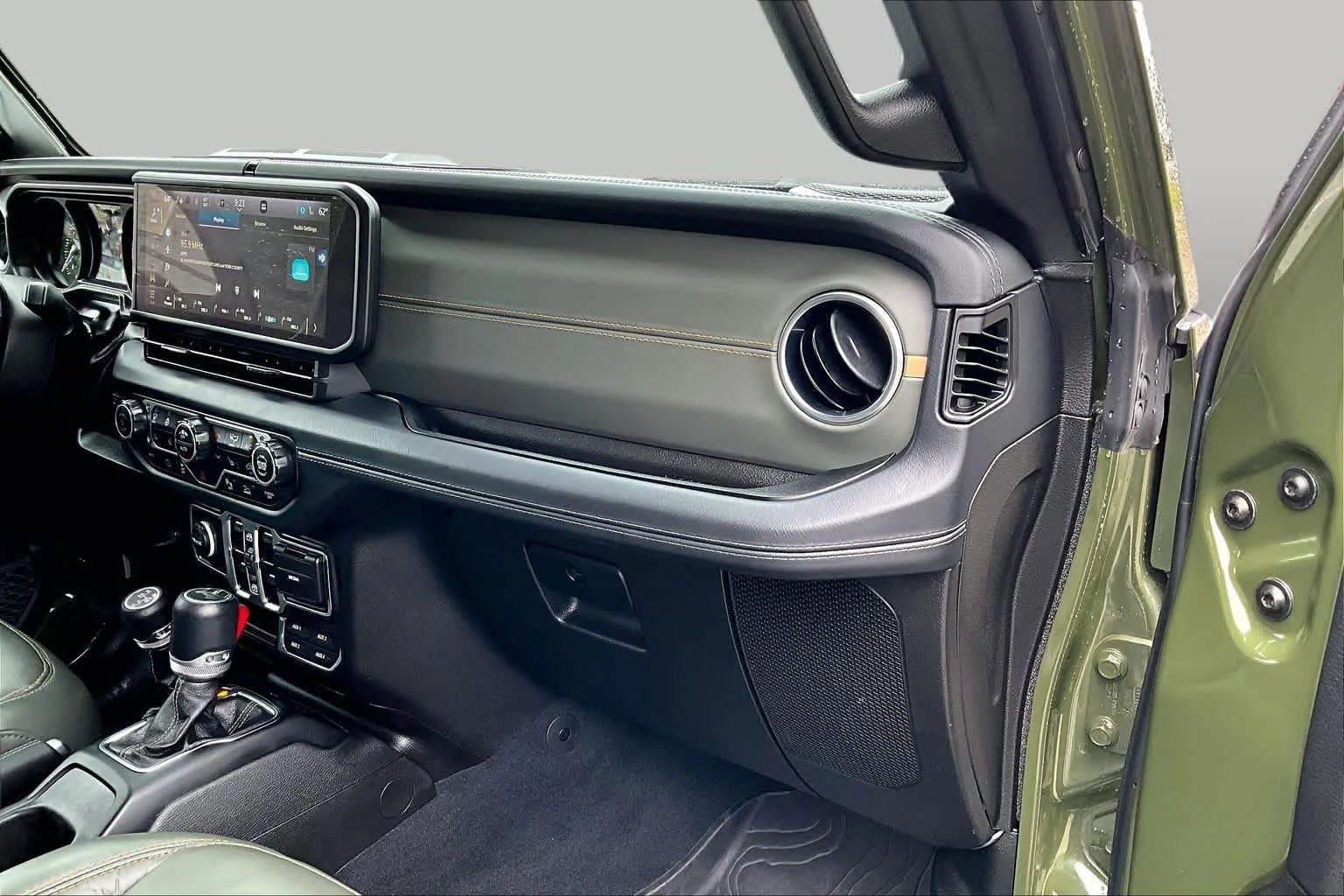 Used 2024 Sarge Green Clearcoat Jeep High Altitude image 19