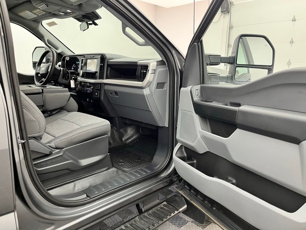 New 2026 Gray Ford XL image 32