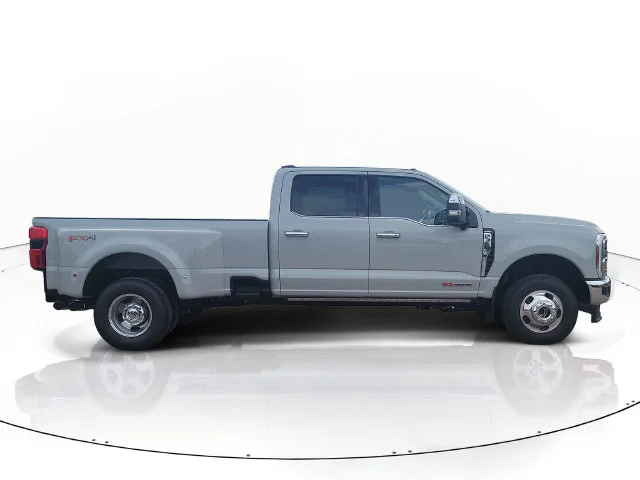 New 2026 Avalanche Ford Lariat image 4