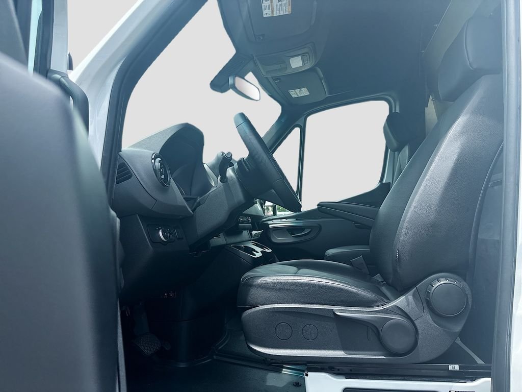 Used 2025 White Mercedes-Benz Cargo 144 WB image 33