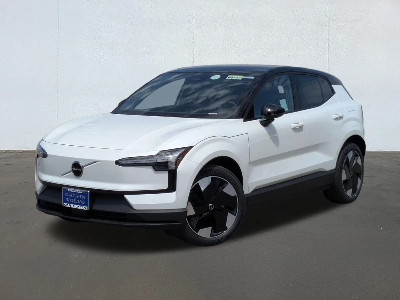 2026 Volvo EX30 Twin Motor Performance Plus's photo