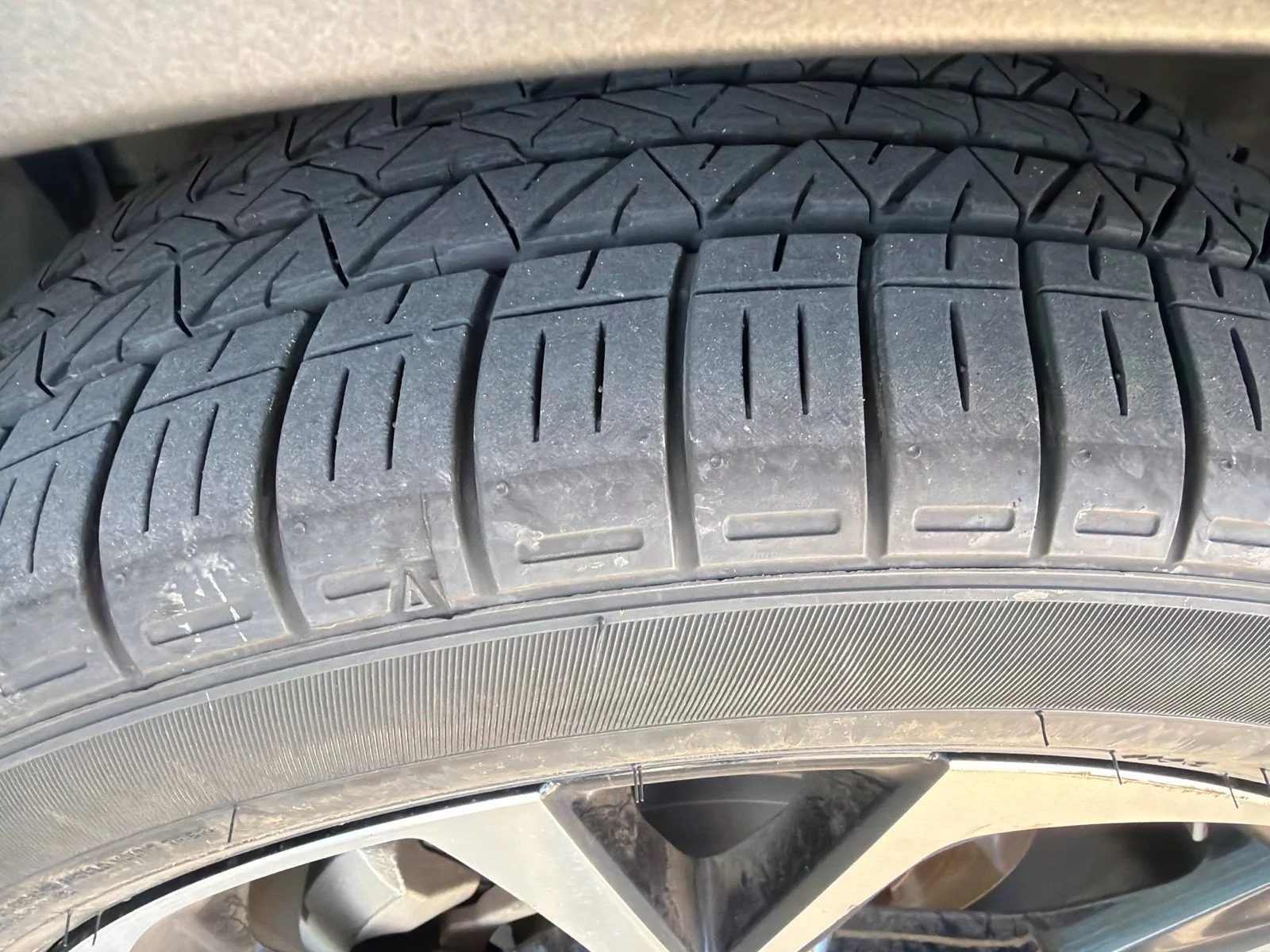 Used 2021  Toyota LE image 3