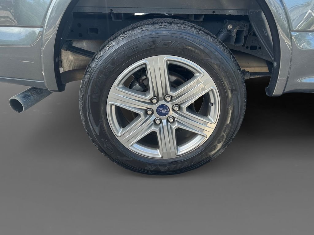 Used 2019 Gray Ford XLT image 10