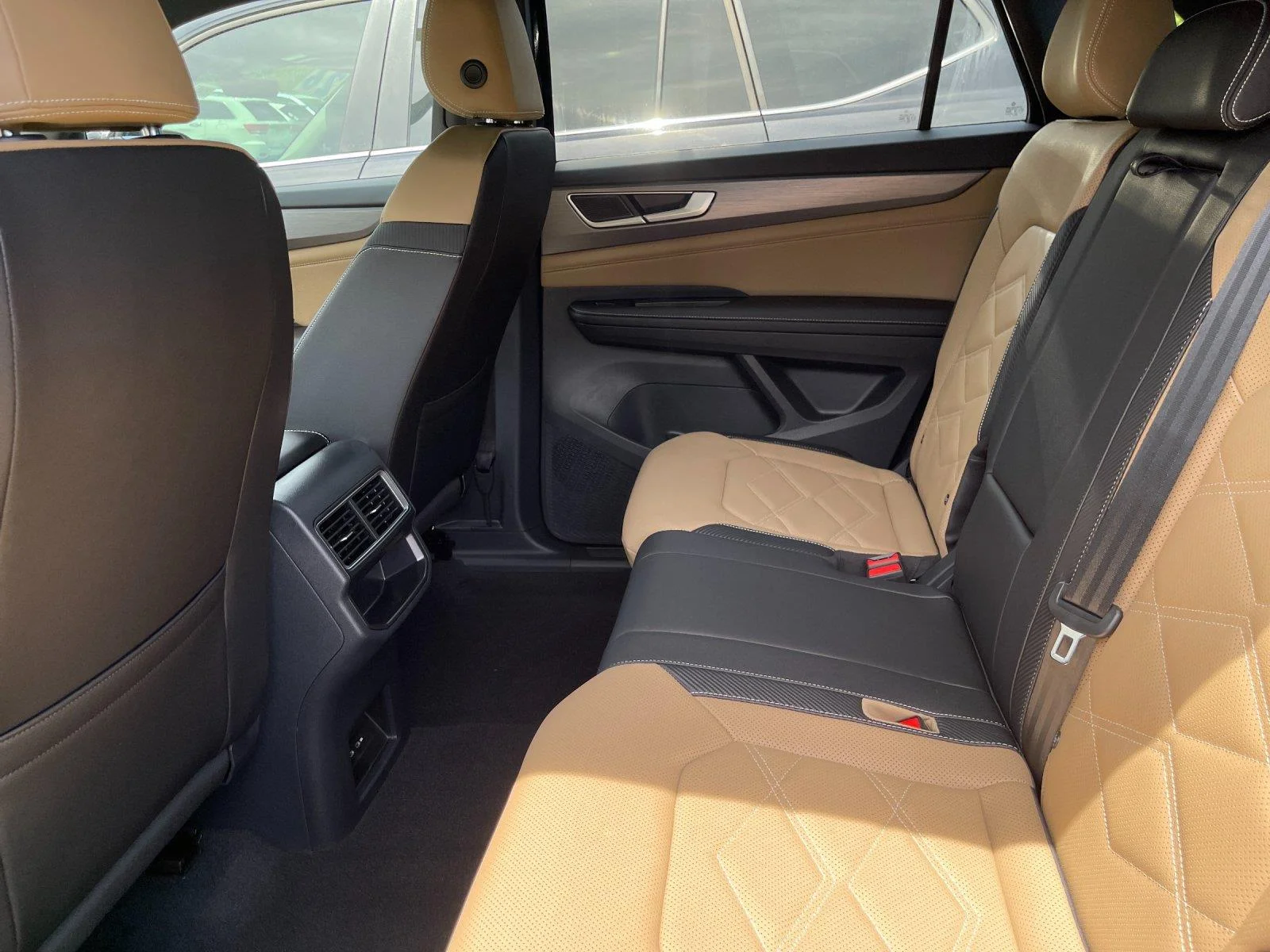 New 2026 Deep Black Pearl Volkswagen 2.0T SE image 32