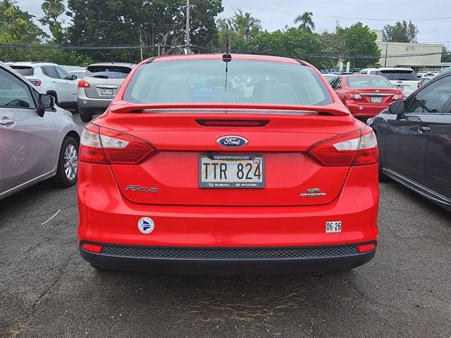 Used 2013 Race Red Ford SE image 5