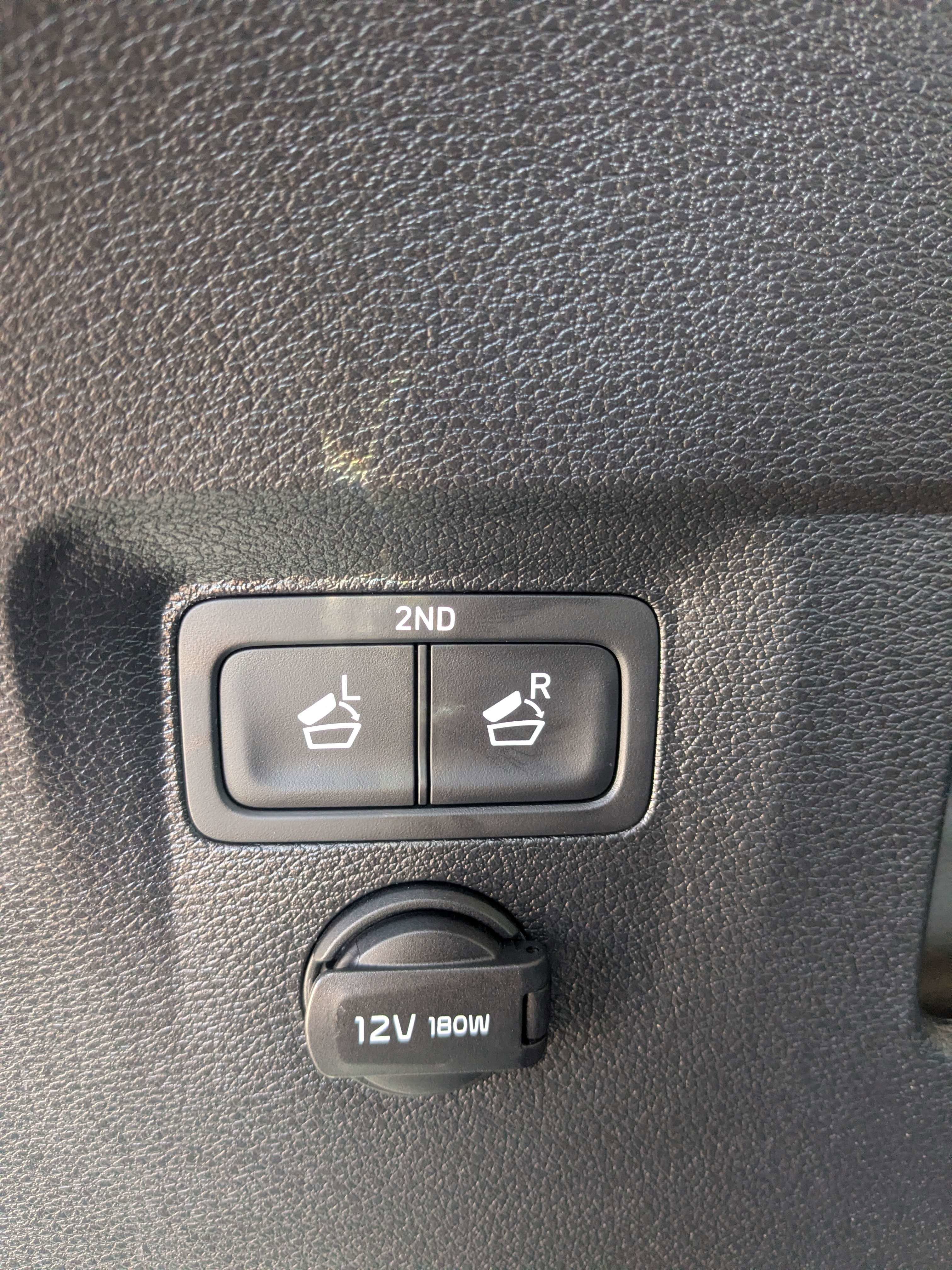 Certified Used 2025 Everlasting Silver Kia S image 15