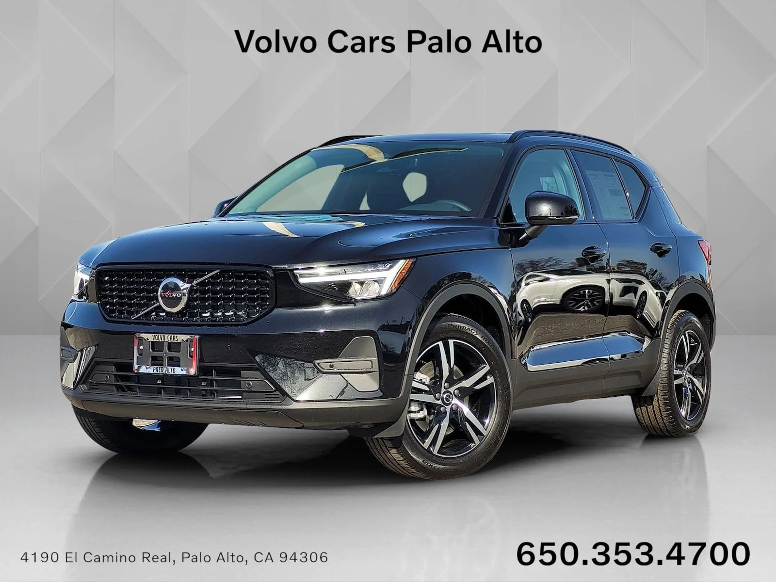 2026 Volvo XC40 B4 Core Dark FWD's photo