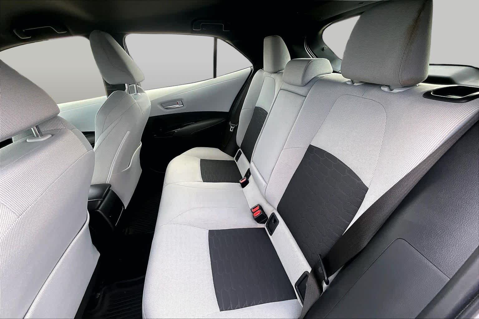 Used 2022 Classic Silver Metallic Toyota SE image 21