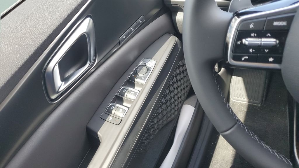 New 2026 Ceramic Silver Kia SX image 21