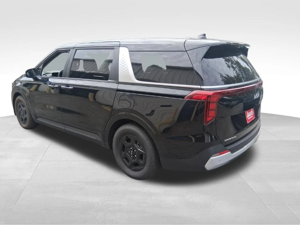 Used 2026 Black Kia LXS image 7