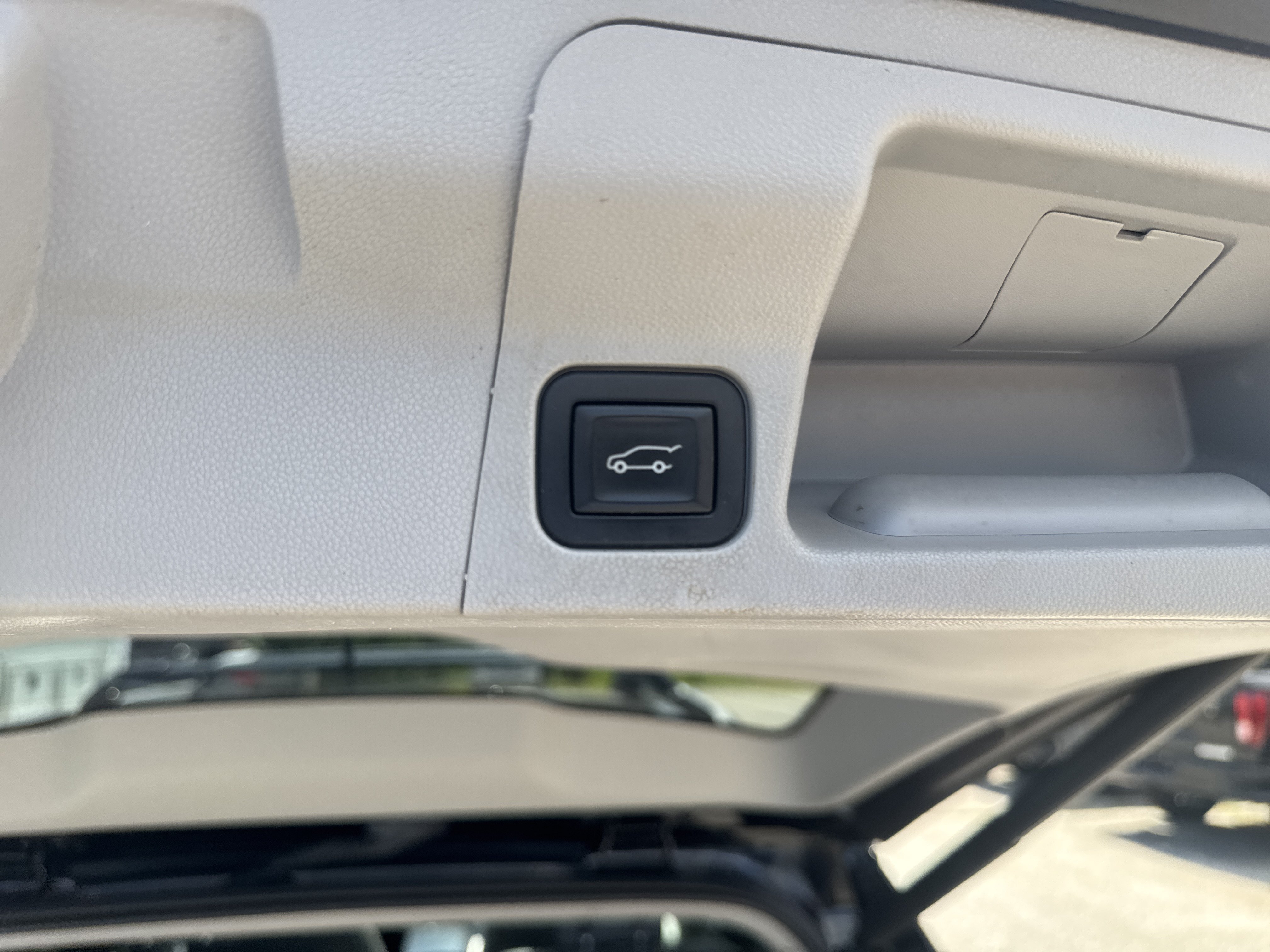 Used 2017 Ebony Twilight Metallic GMC SLT image 15