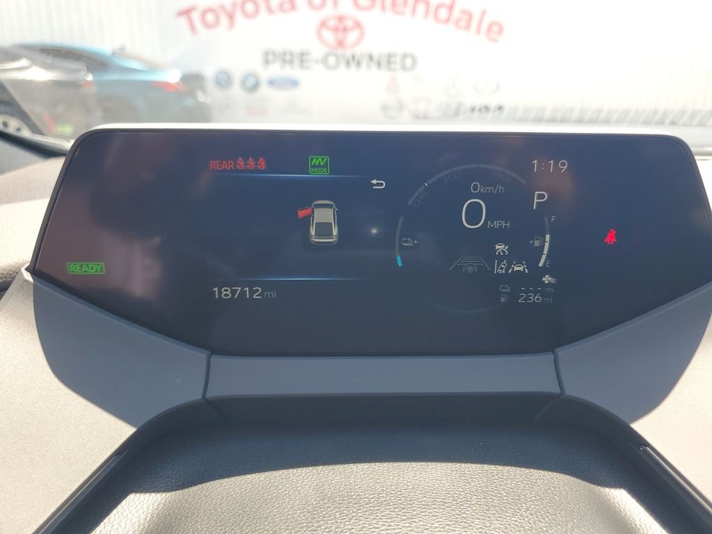Used 2024 Pearl Toyota XSE Premium image 27