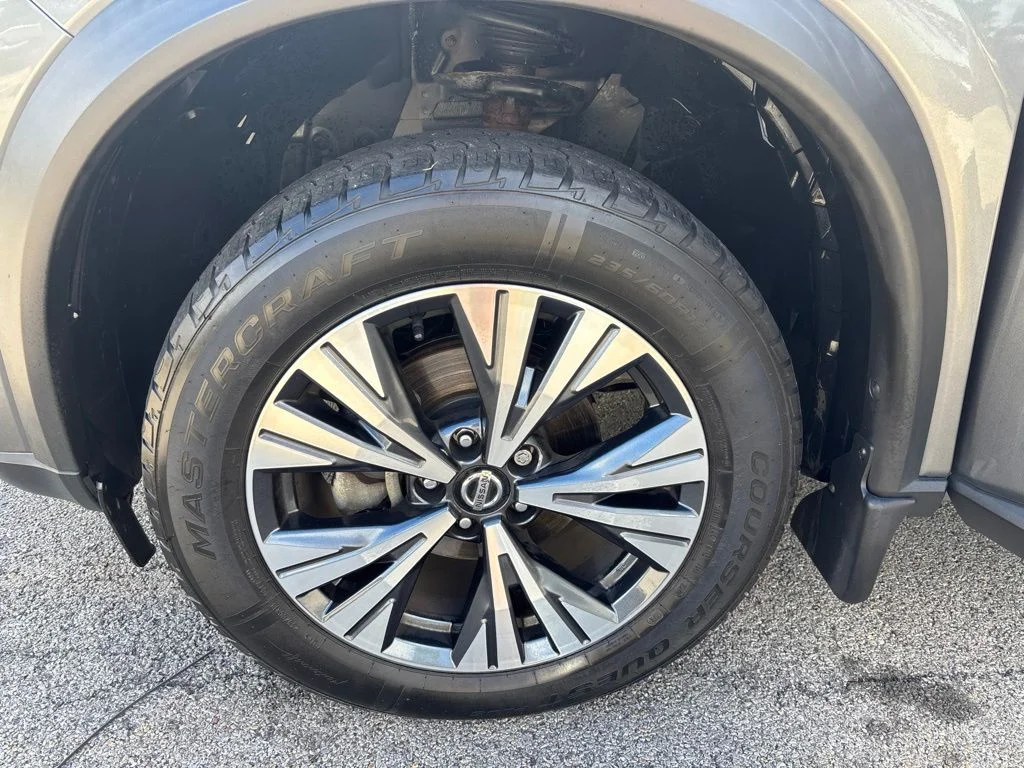 Used 2021 Gray Nissan SV image 11