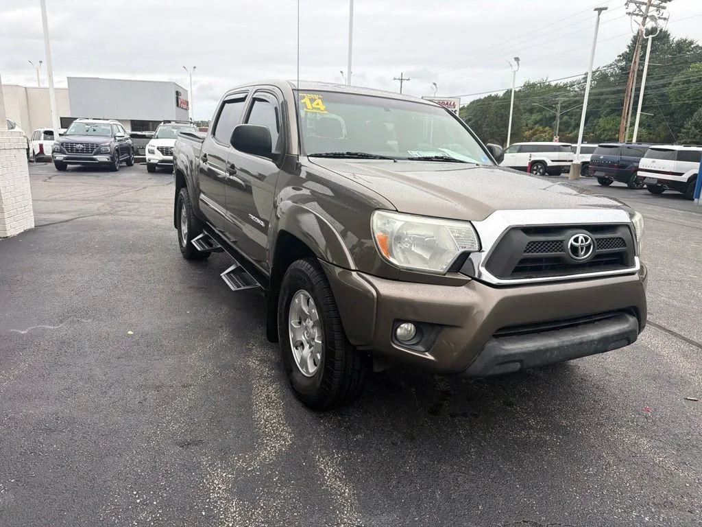 Used 2014 Pyrite Mica Toyota DOUBCAB image 3