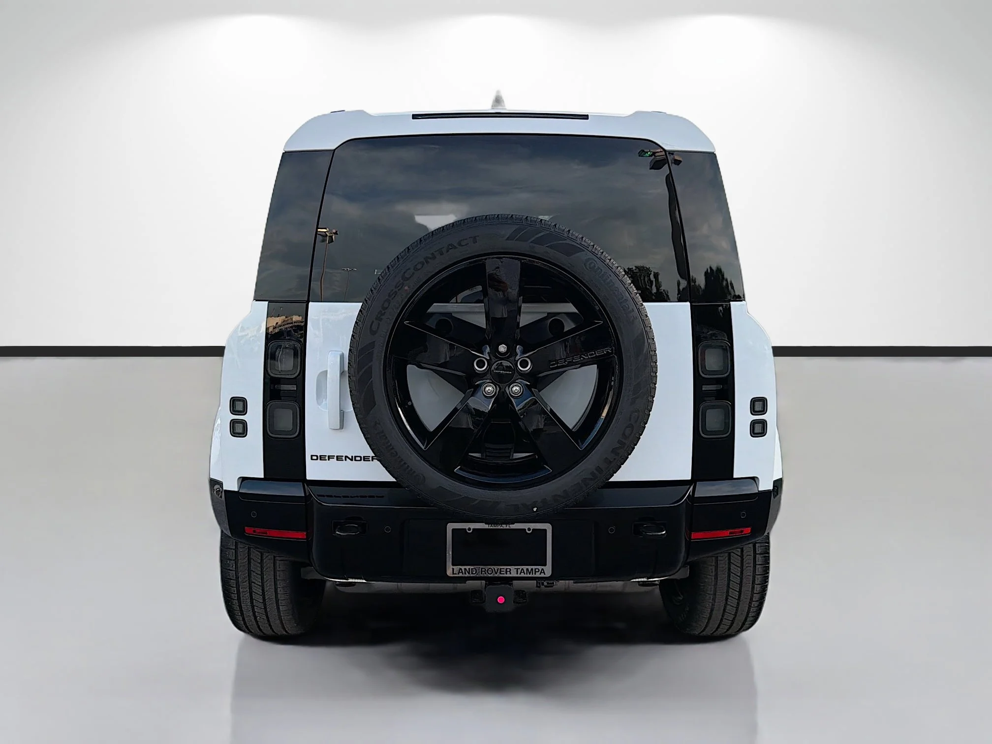 New 2026 Fuji White Land Rover X-Dynamic SE image 4