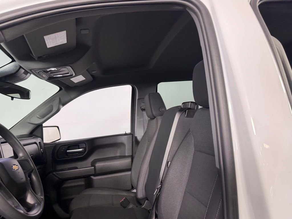 Used 2025 White Chevrolet Custom image 23