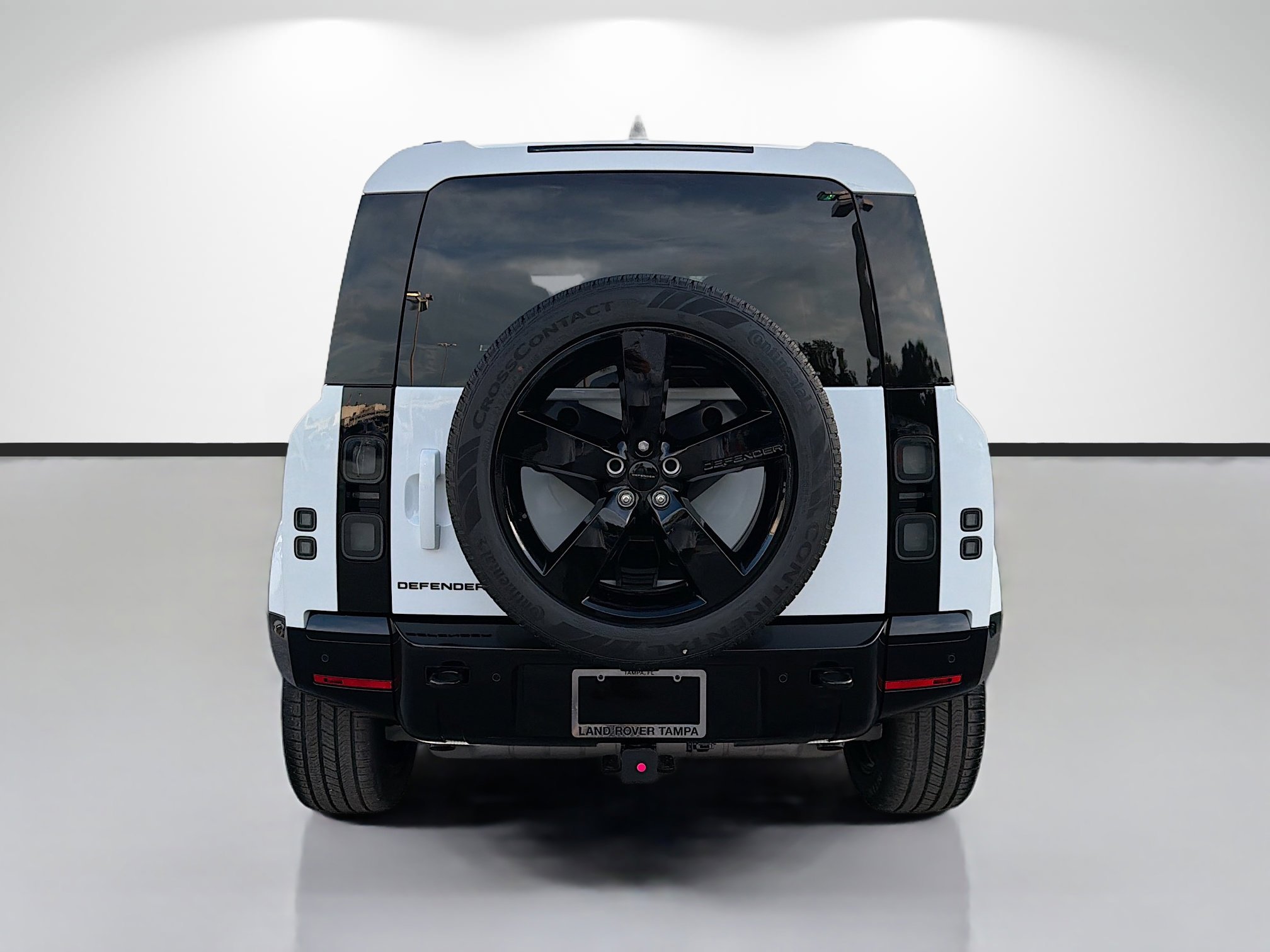 New 2026 Fuji White Land Rover X-Dynamic SE image 4