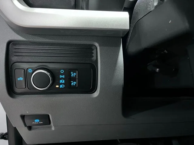 Used 2025 White Ford XL image 21