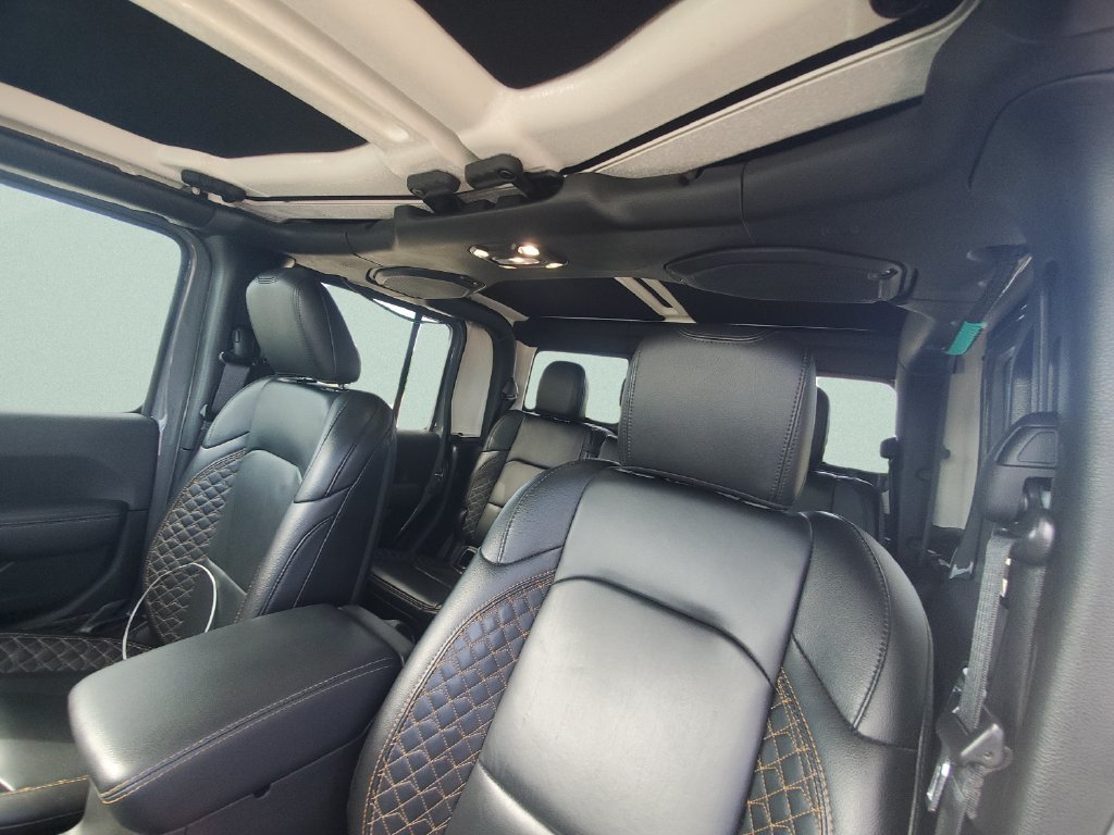 Used 2022 Gray Jeep Overland image 28