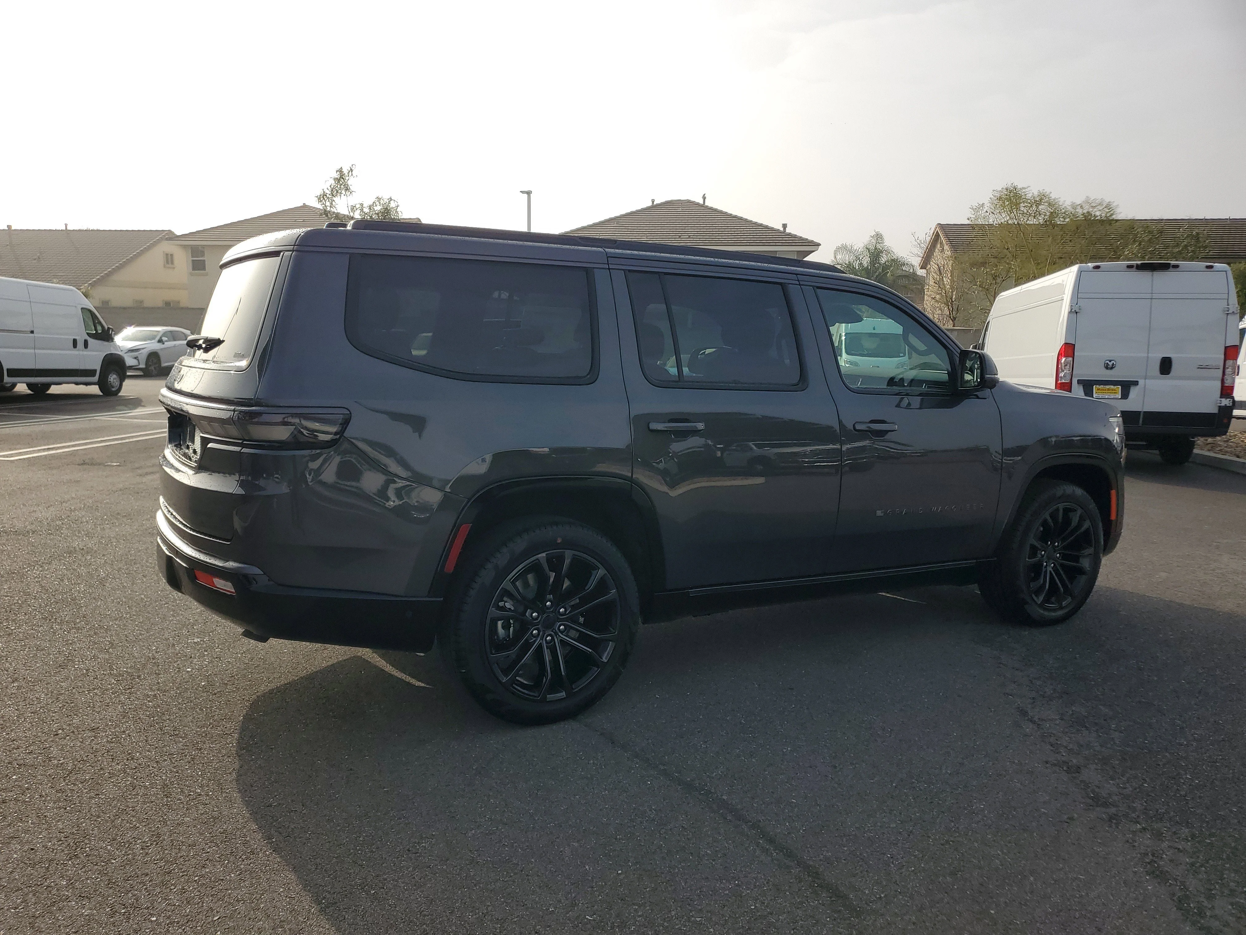 New 2026 Baltic Gray Metallic Clearcoat Jeep Summit Obsidian image 6