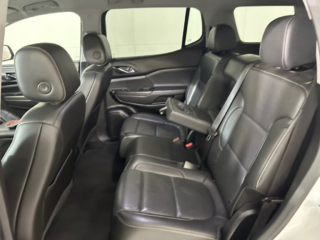 Used 2023 White GMC SLT image 19