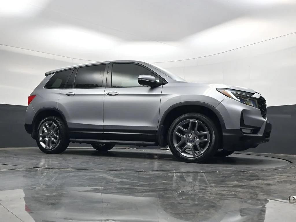 Used 2023 Lunar Silver Metallic Honda EX-L image 30