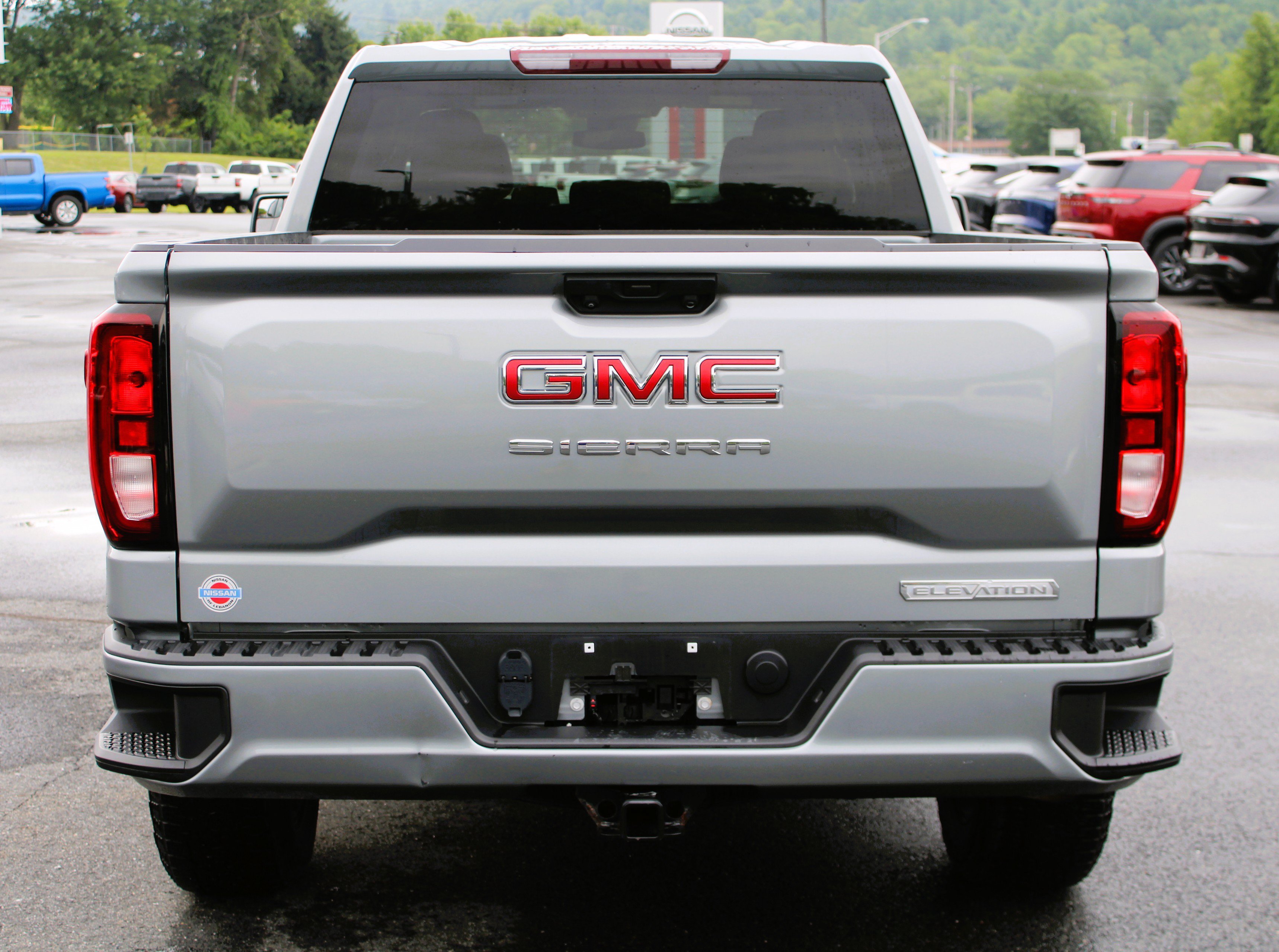 Used 2023 Sterling Metallic GMC Elevation image 9