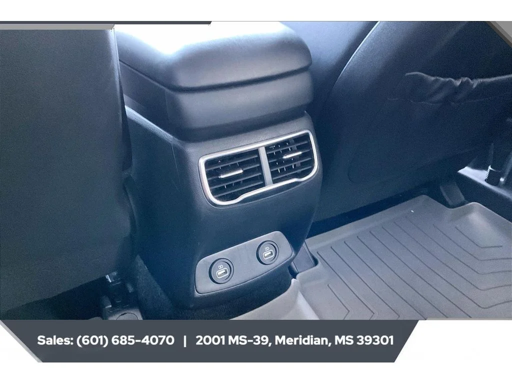 Used 2023 Shimmering Silver Hyundai SEL image 24