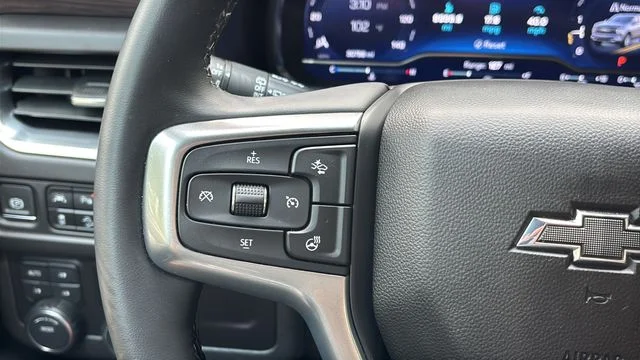 Used 2023 Gray Chevrolet Z71 image 22