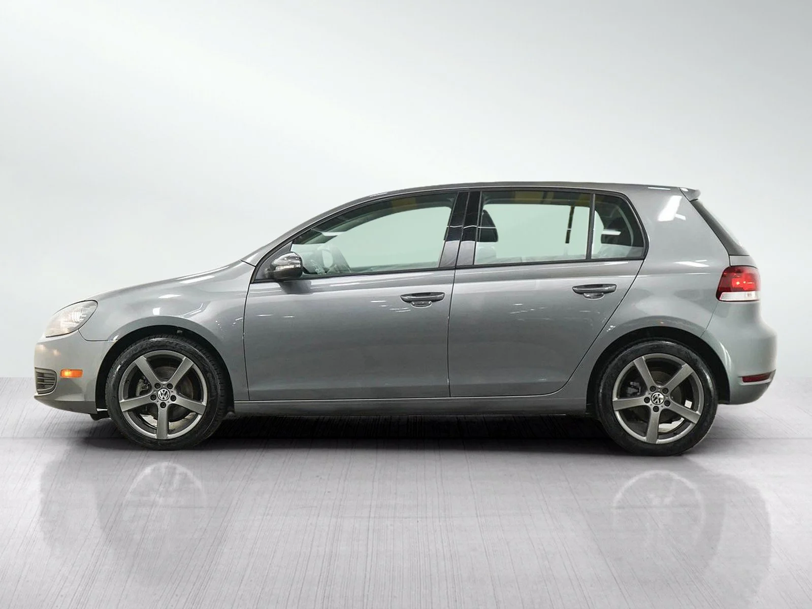 Used 2012 Volkswagen Golf Base with VIN WVWDA7AJ1CW253103 for sale in Burnsville, Minnesota
