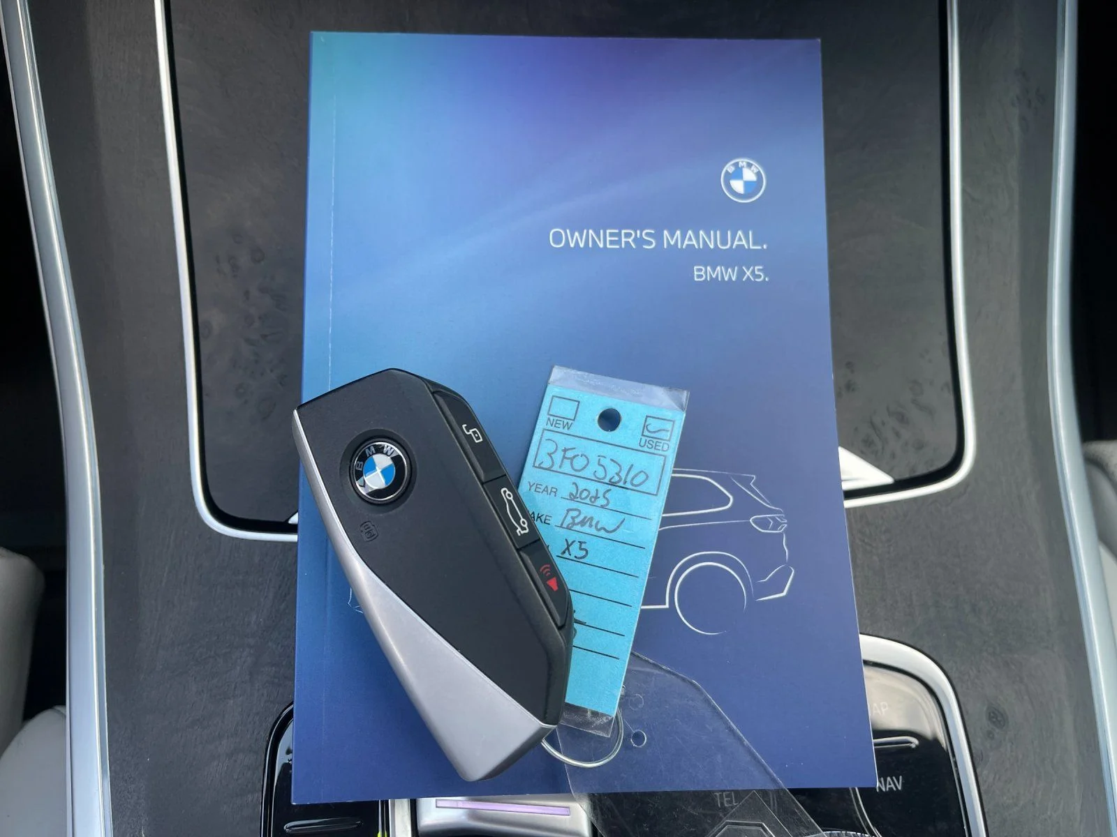 Used 2025 Blue BMW xDrive40i image 10