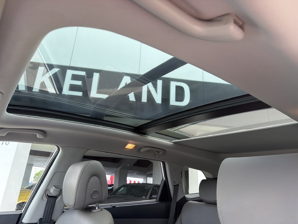 2017 Hyundai Santa Fe SE Ultimate - Photo 27