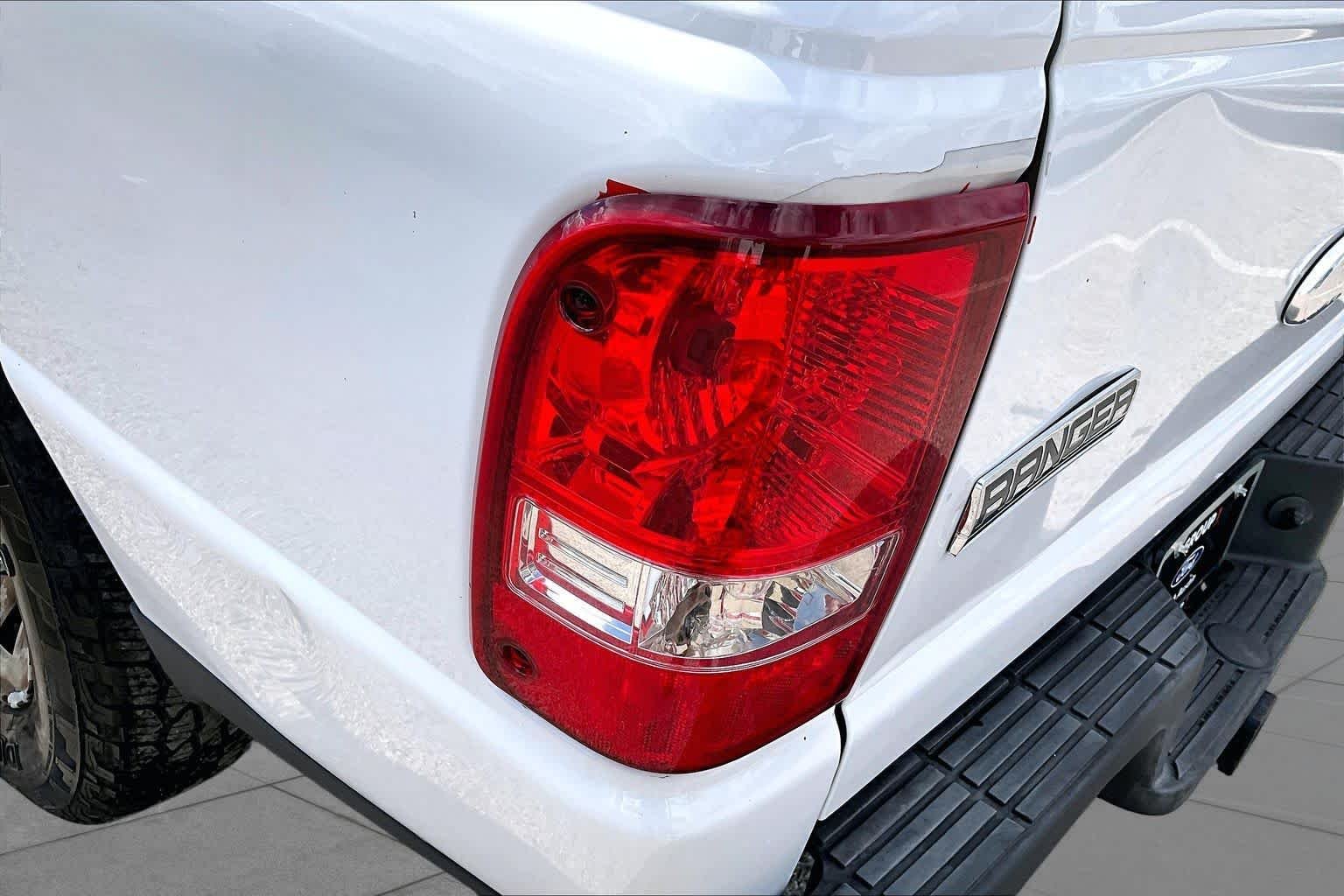 Used 2011 Oxford White Ford XL image 29