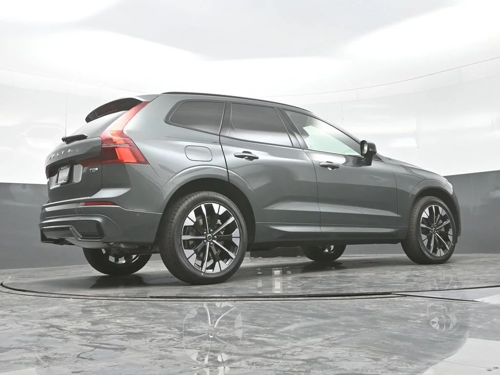 New 2027 Forest Lake Volvo T8 Plus image 25