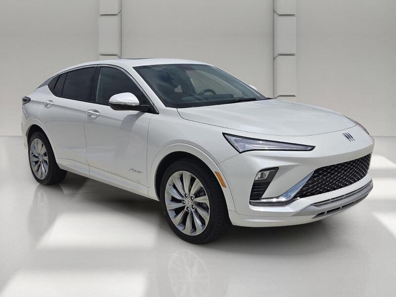 Used 2025 White Frost BUICK FWD 4DR AVENIR image 7