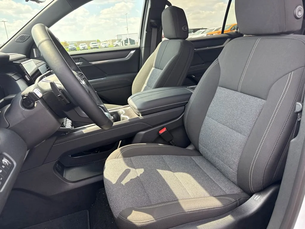 2026 GMC Acadia Elevation - Photo 16