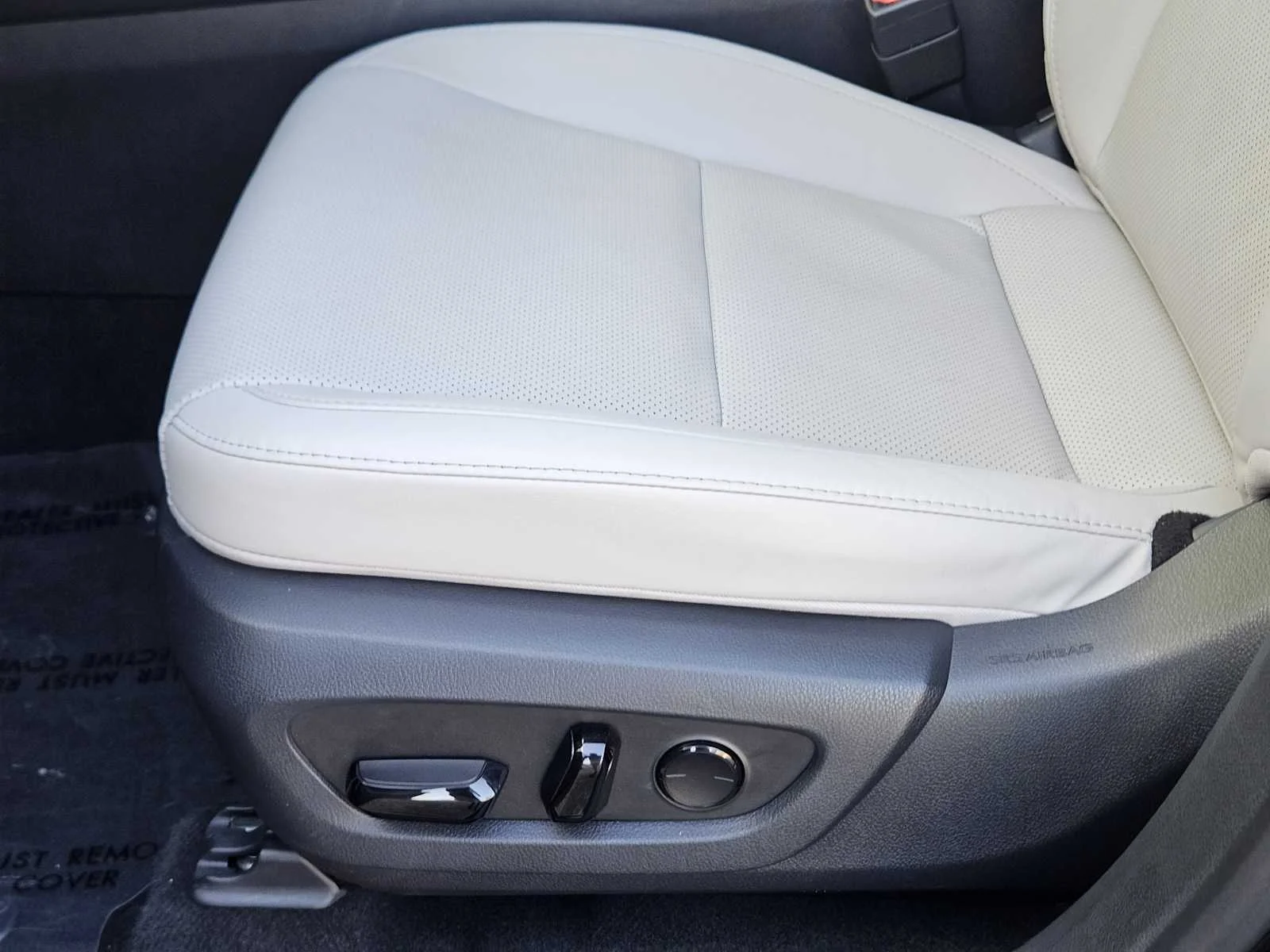 Certified Used 2025 CAVIAR Lexus Premium image 19