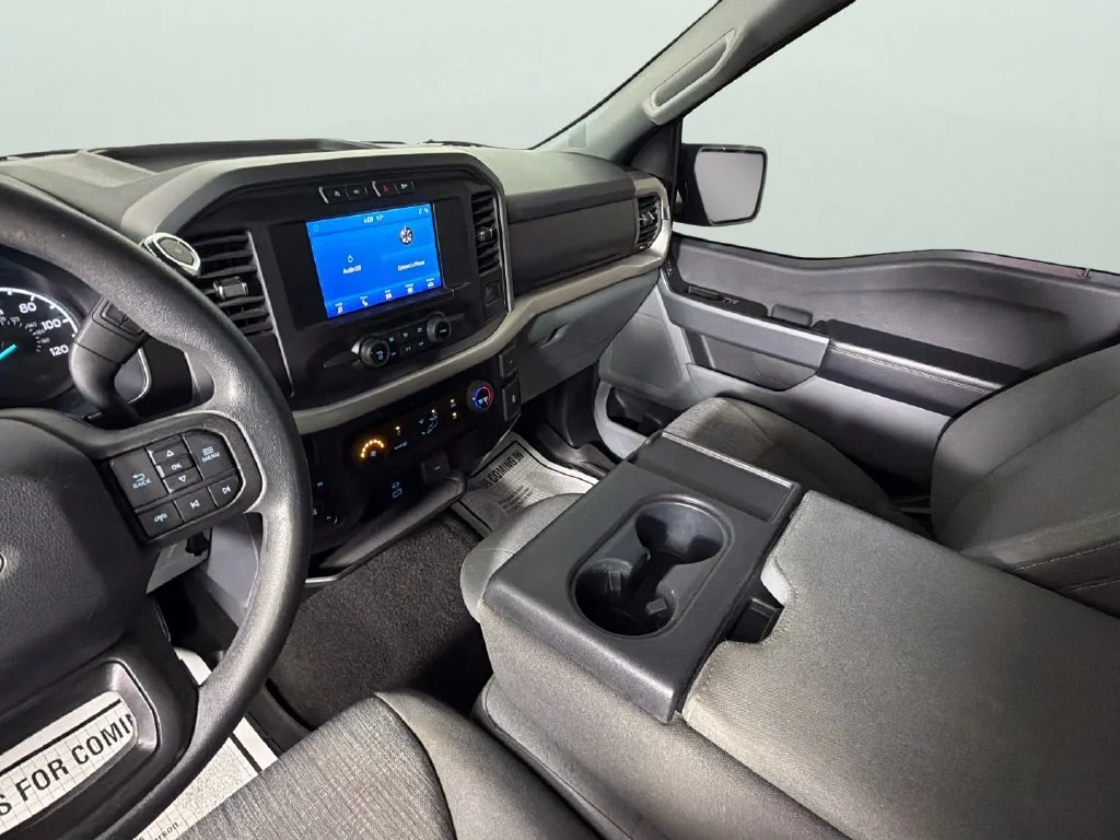 Used 2021  Ford XL image 20