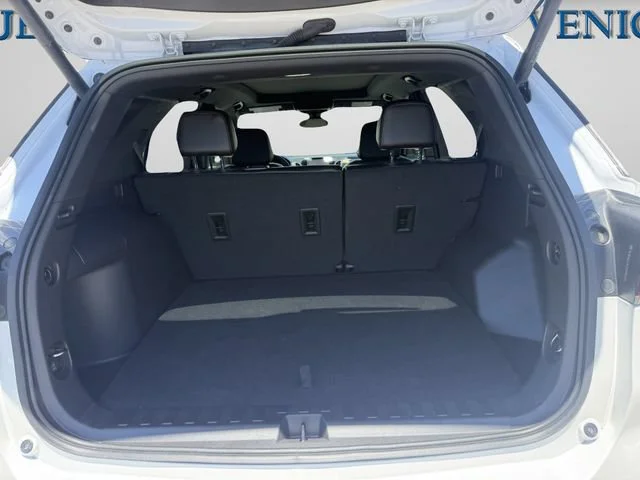 Used 2024 Iridescent Pearl Tricoat Chevrolet Premier image 35